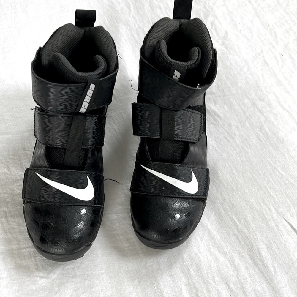 Lacrosse cleats